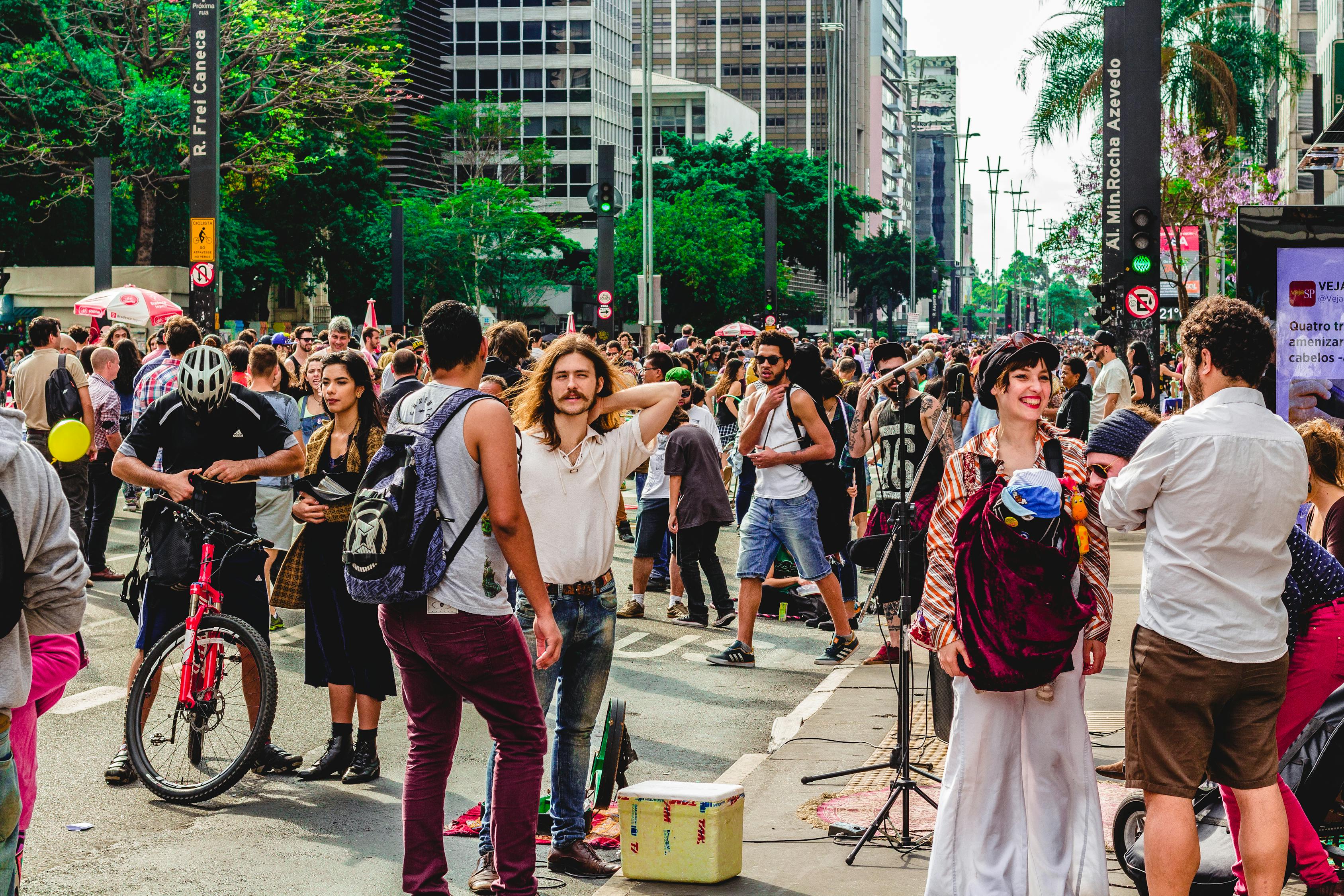 数千移民排长队涌向美边境，全球移民潮下的挑战与应对之道